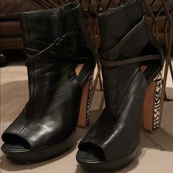 BCBGMaxAzria Heels - Picture 4 of 10